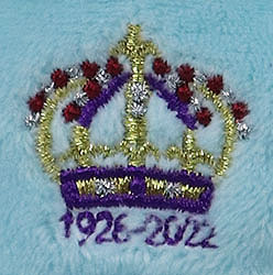 Elizabeth II - chest emblem detail